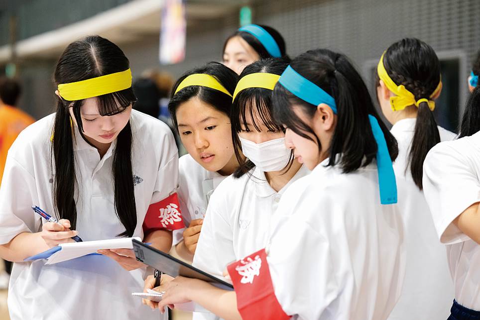 みんな違うからみんなで助け合う 「インクルーシブリーダーシップ」を